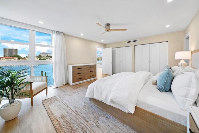 Building Photo - 10001 E Bay Harbor Dr