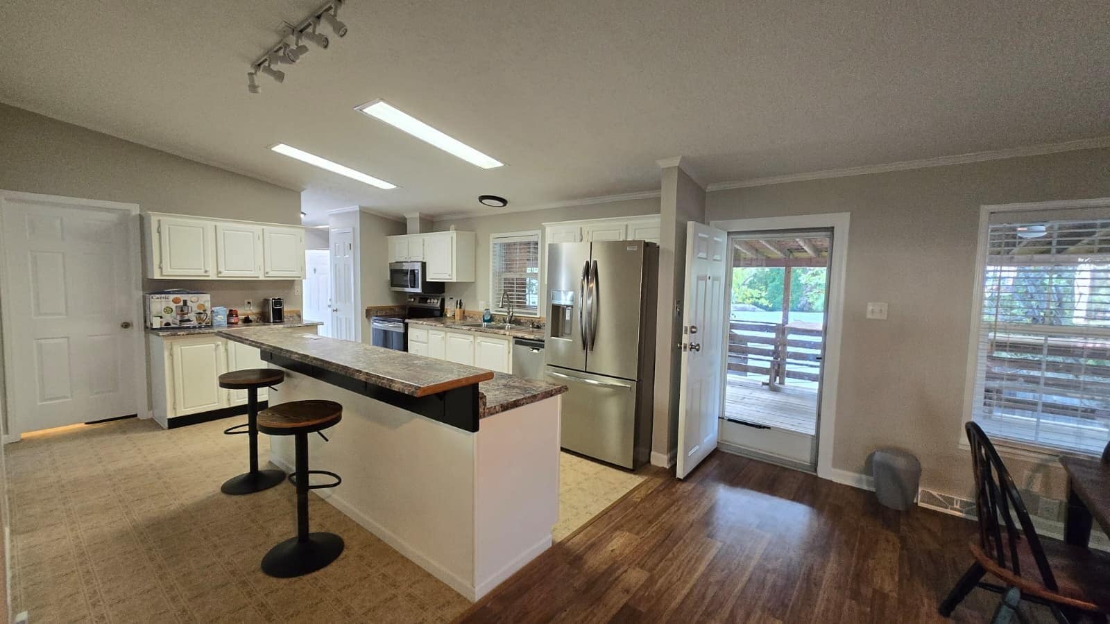 Building Photo - 530 Avent Ferry Rd