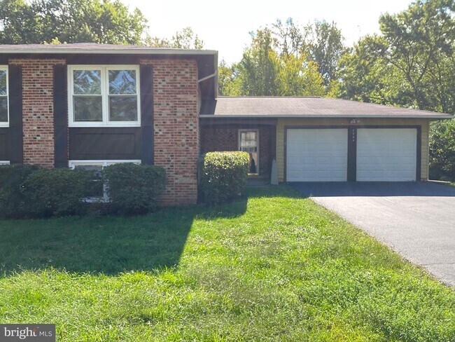 Building Photo - 8904 Grass Valley Ct