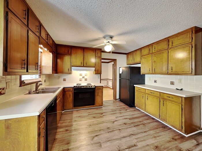 Building Photo - 1278 Summit Chase Dr SW