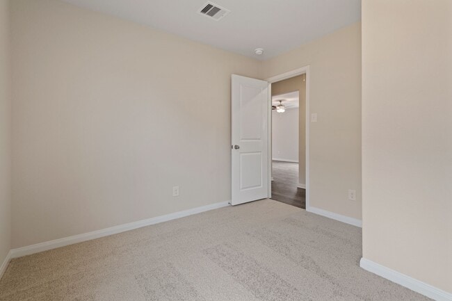Building Photo - 713 Jasmine Rdg Ln