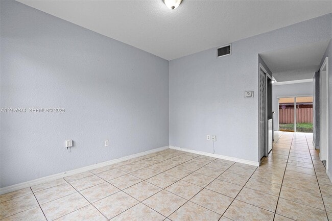 Building Photo - 865 SW 6th Ct