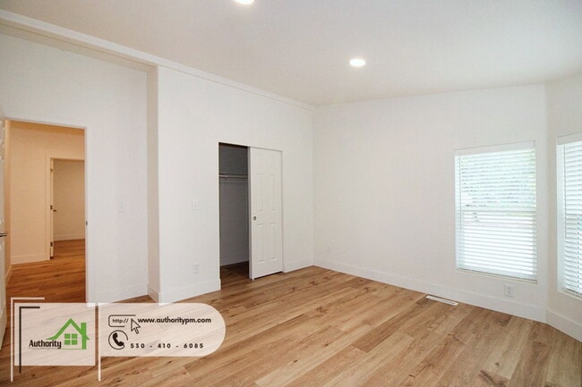 Building Photo - 22190 Vallotton Ln