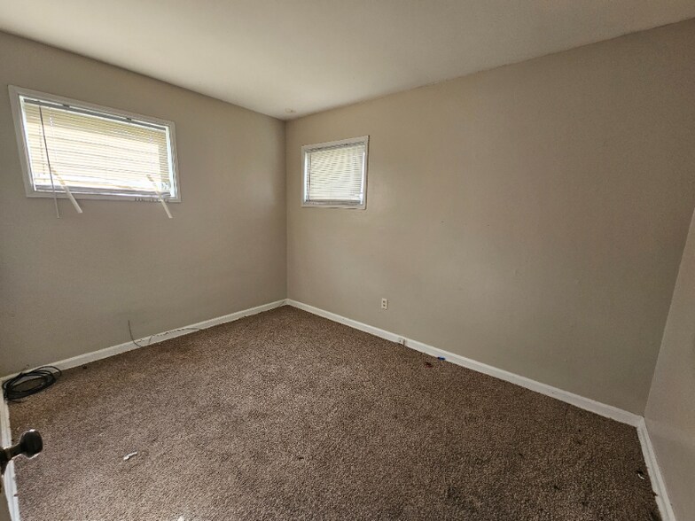 Building Photo - 906 Las Vegas Dr