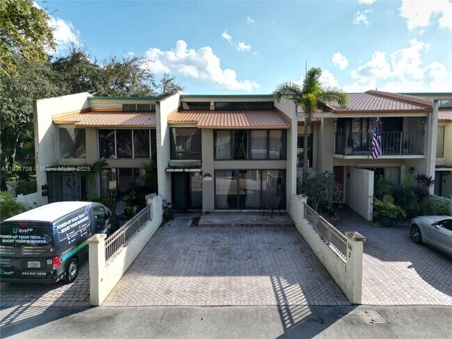 Building Photo - 741 E Coco Plum Cir