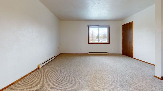 Building Photo - 2525 Hope Dr