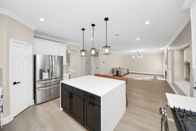 Building Photo - 811 Childers Ct