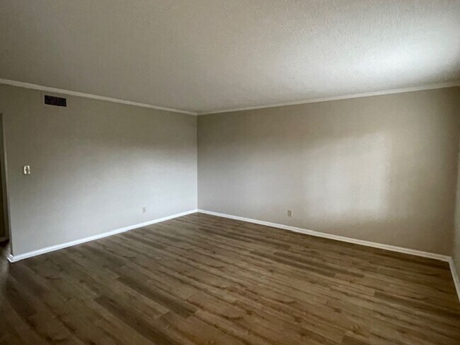 Building Photo - Ideal Location In Winston-Salem!