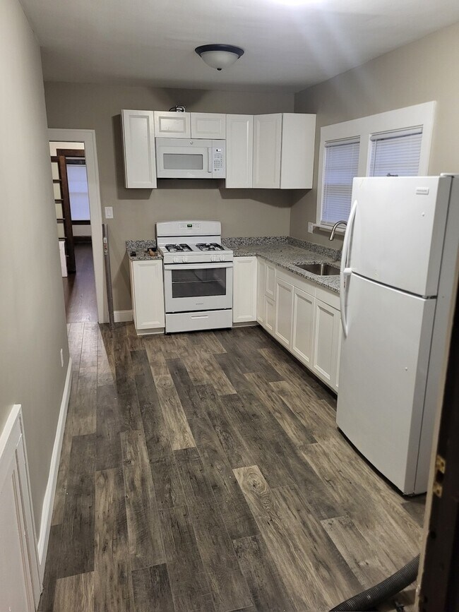 Building Photo - 310 Whittier Ave