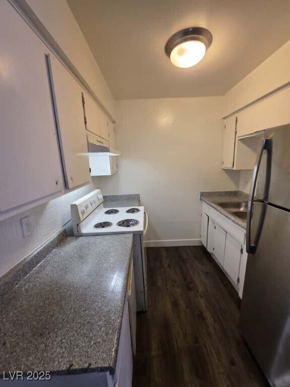 Building Photo - 1121 E Desert Inn Rd