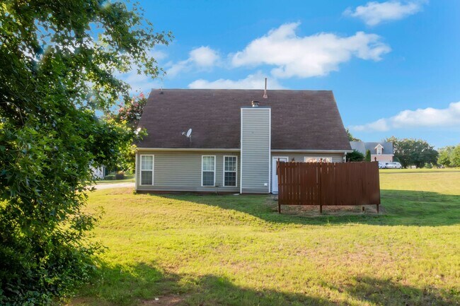 Building Photo - Spacious 4 Bedroom, 2.5 Bath Home on a Large Corner Lot in McDonough! ?