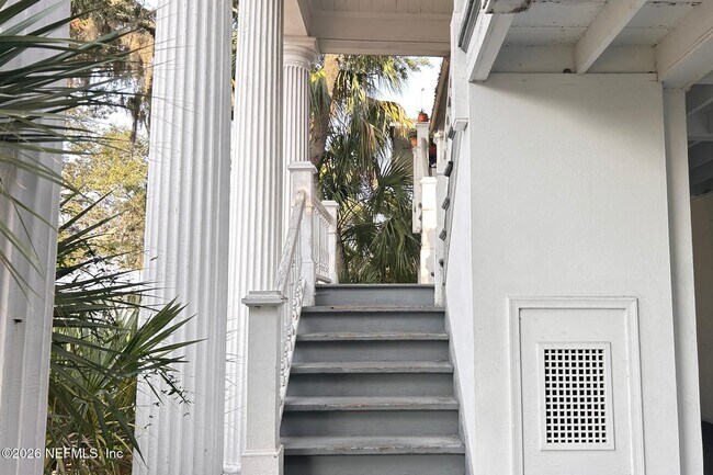 Building Photo - 55 Riberia St