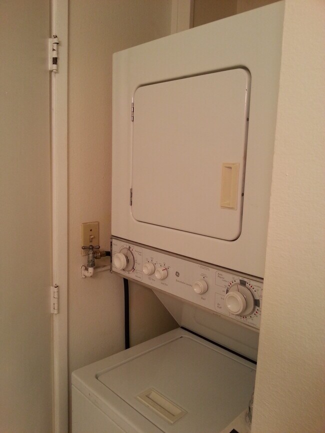 Washer/Dryer in 2nd Bathroom - 3606 Vista Rey