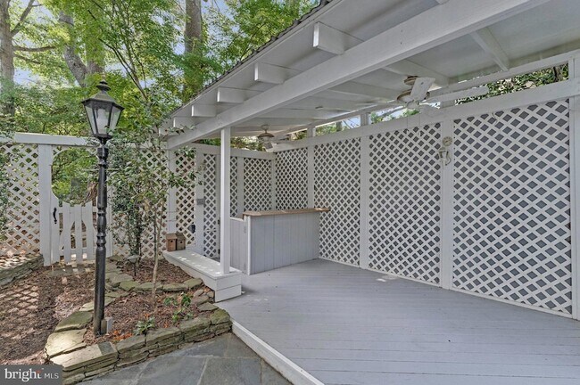 Building Photo - 10034 Scenic View Terrace
