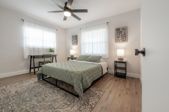 Building Photo - 2400 34th Ave N