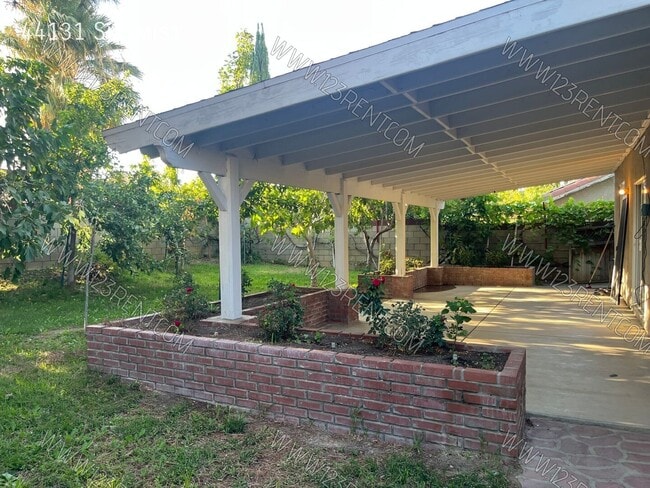 Building Photo - 44131 Sunmist-