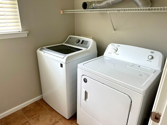 Building Photo - 2008 Chinabrook Ct