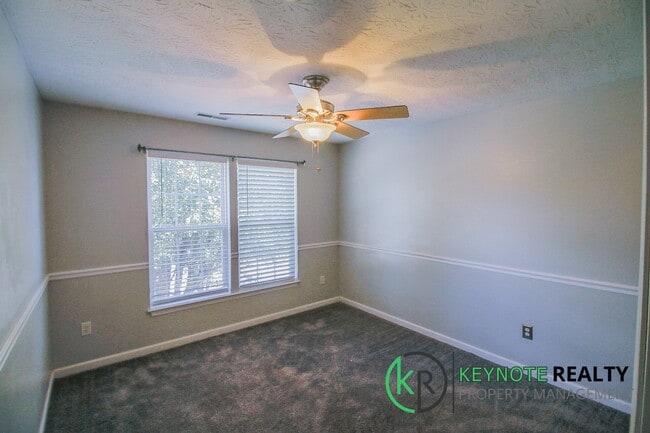 Building Photo - 6927 Erie Dr