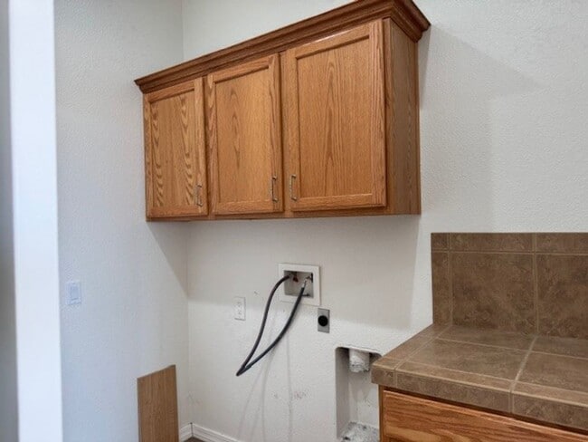 Building Photo - 3 BR on the GOLF COURSE with POOL-Laughlin Ranch Association