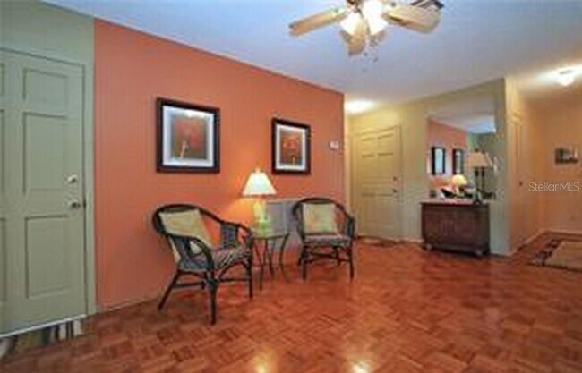 Building Photo - 221 Cedarwood Cir