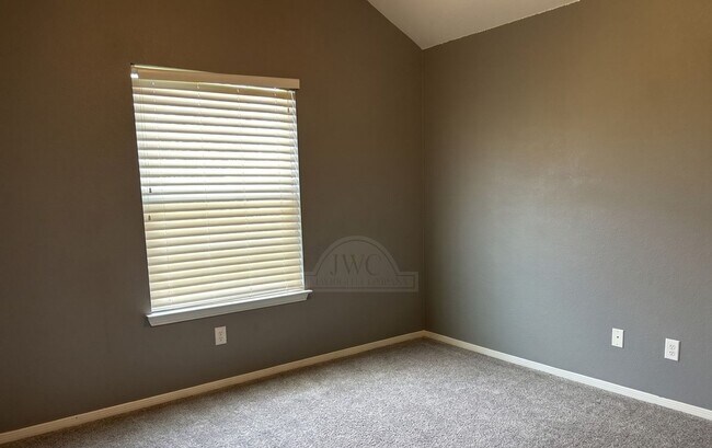 Building Photo - 9911 Diana Dr