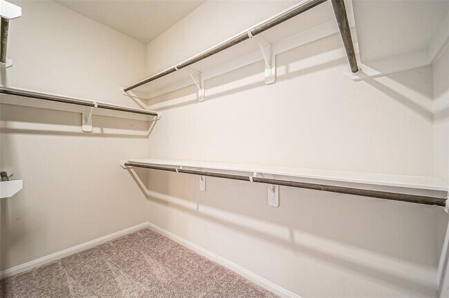 Building Photo - 2710 Bayrose Dr