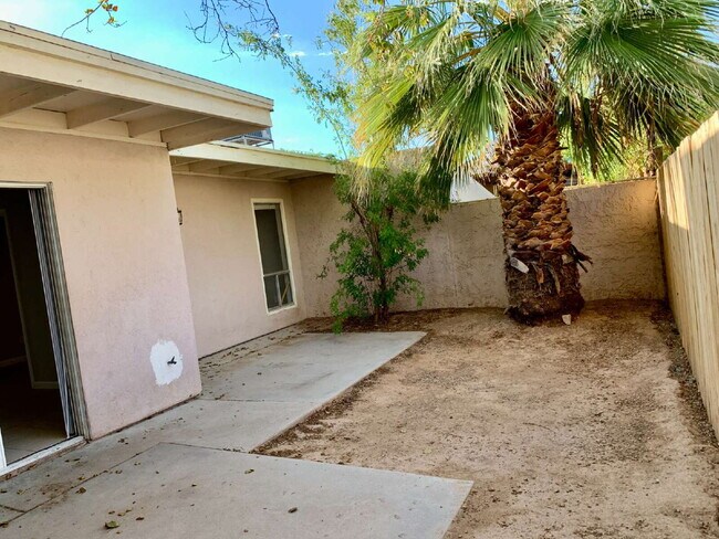 Building Photo - 4317 N 19th Dr