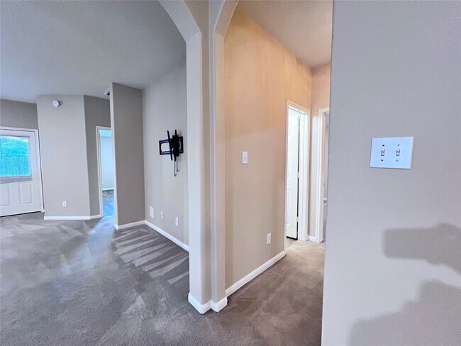 Building Photo - 11750 Pinemeade Ln