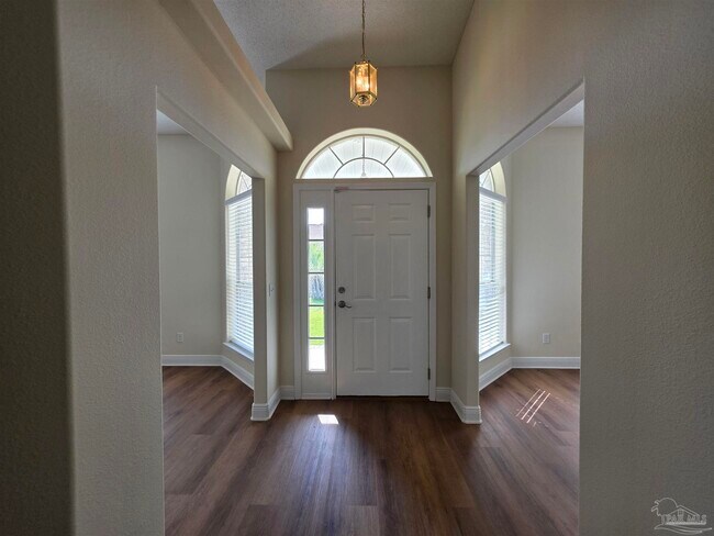 Building Photo - 7200 Annandale Dr