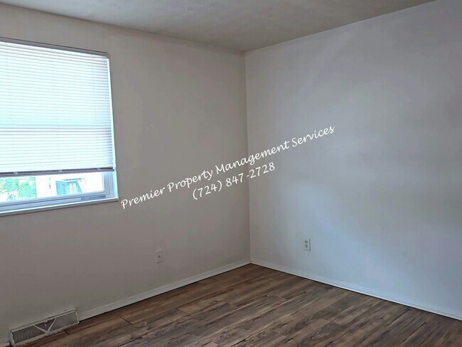 Building Photo - 455 McCleery St
