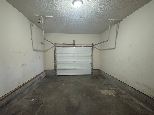 Building Photo - 726 Shetland Dr