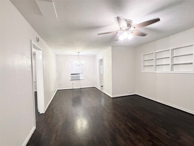 Building Photo - 832 S Anderson St