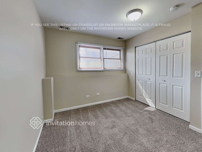 Building Photo - 1712 Blue Island Dr