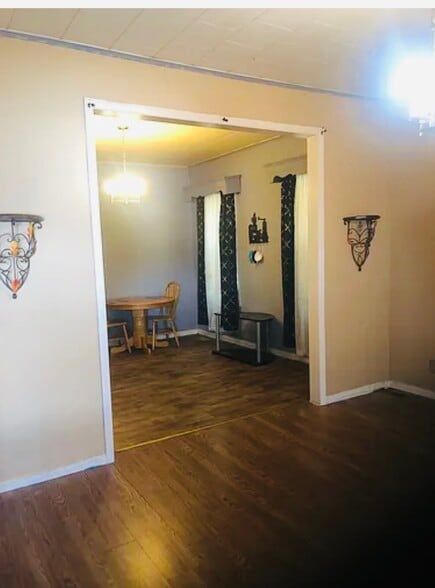 Building Photo - 106 Lancaster St