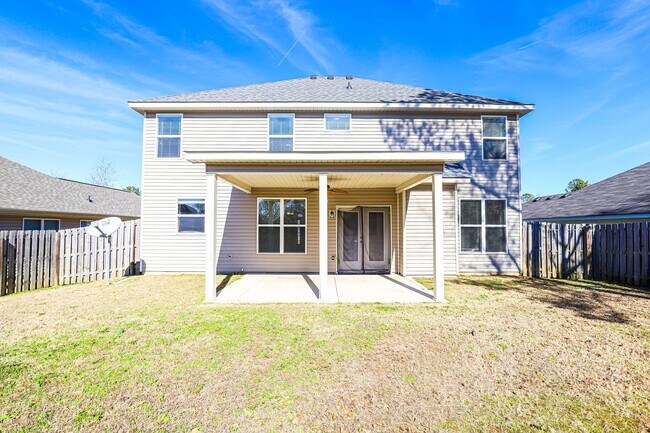 Building Photo - 4 Bedroom 2.5 Bath in Grovetown!