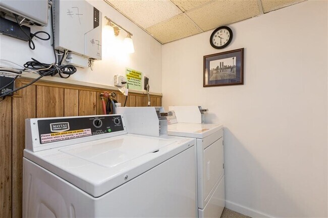 Building Photo - 278 2nd St