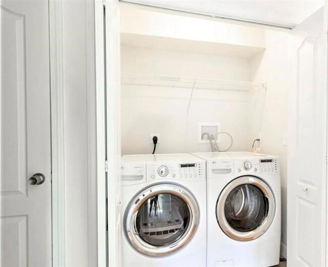 Building Photo - 6 Gray Coach Ln