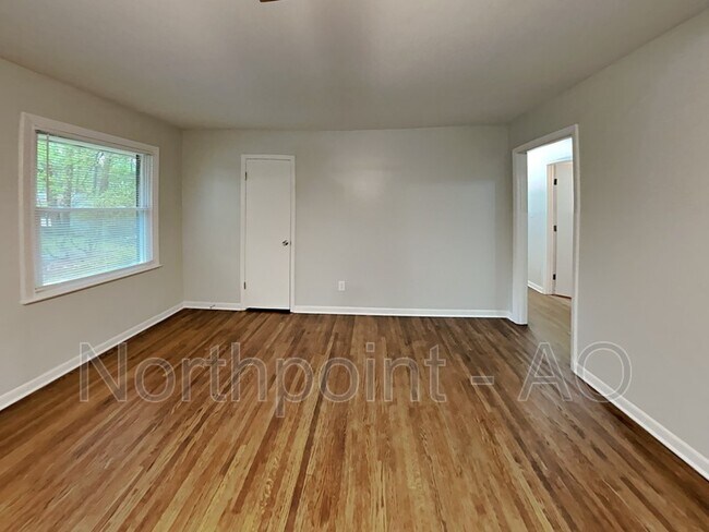 Building Photo - 871 Pineglen Cove