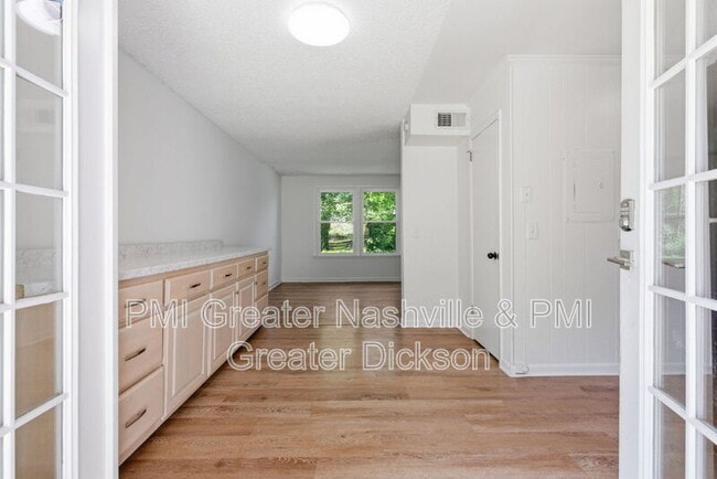 Building Photo - 704 McPherson Dr