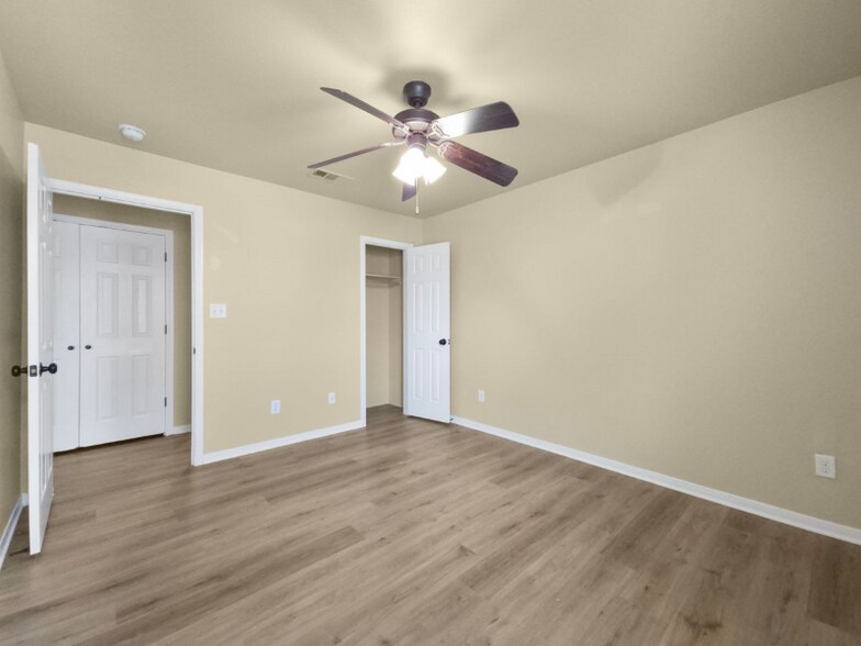 Building Photo - 4415 Brutus Ln