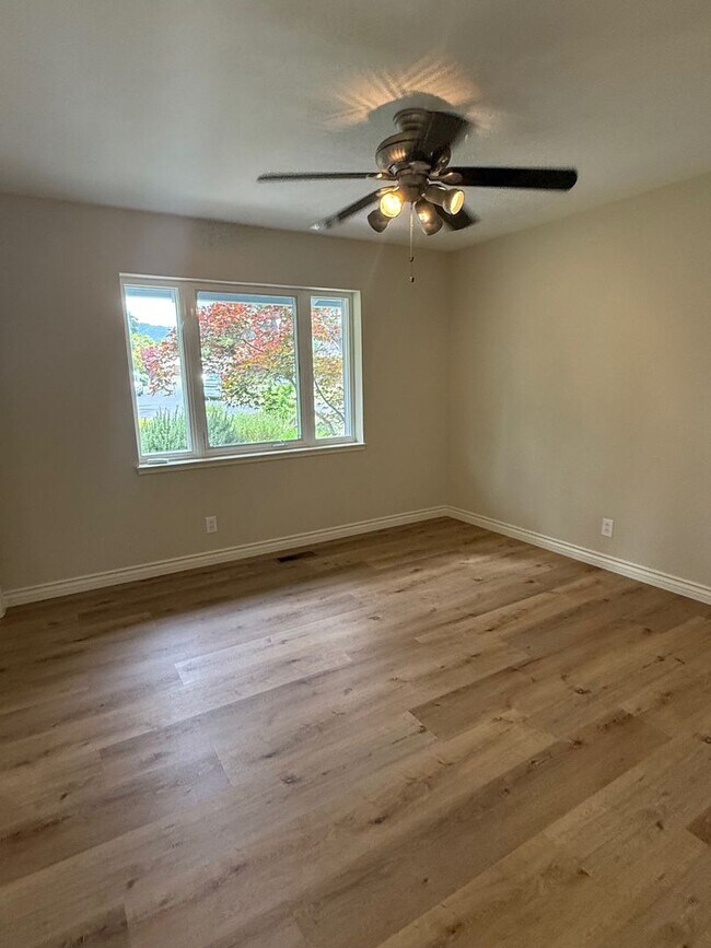 Building Photo - Stunning Saratoga Home; 3 Bedroom + Loft Must See!!