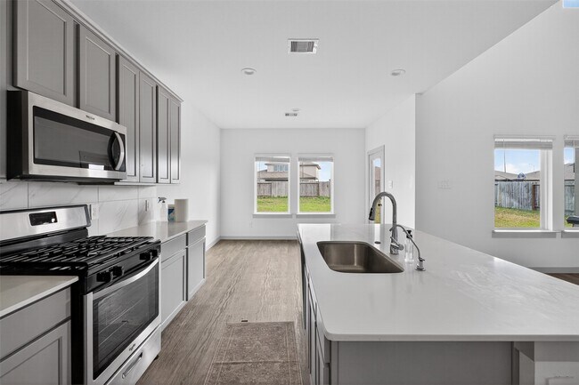 Building Photo - 6823 Amber Clf Ln