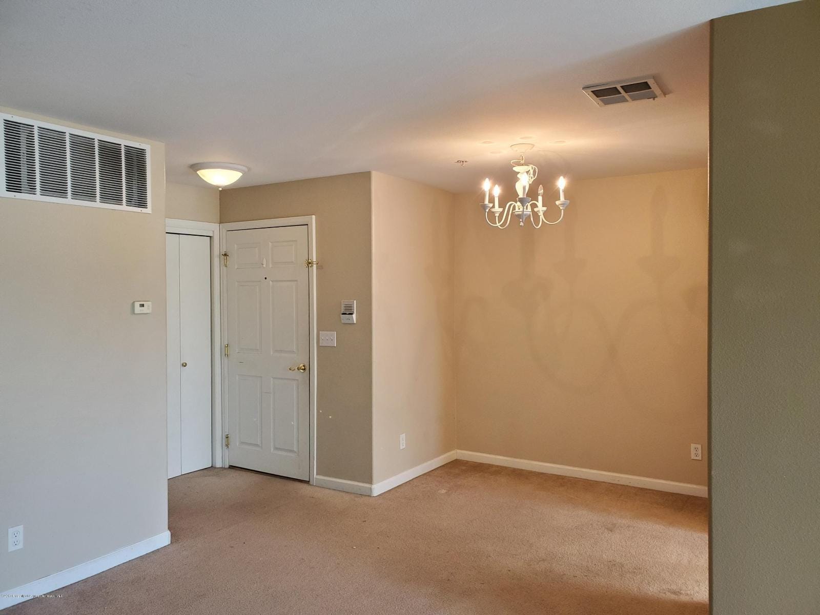 Building Photo - 796 Castle Valley Blvd