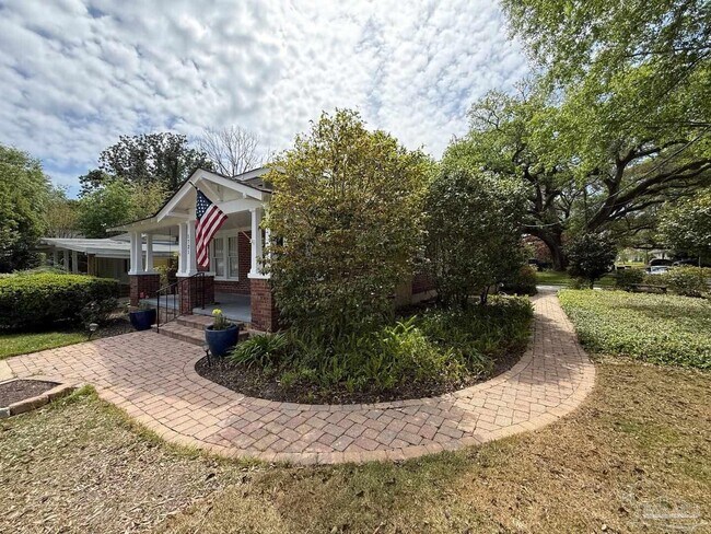 Building Photo - 1721 N 16th Ave