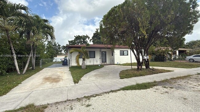 Primary Photo - 1521 NW 134th St
