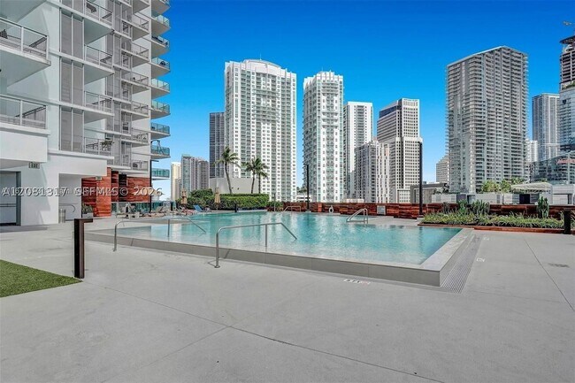 Building Photo - 350 S Miami Ave