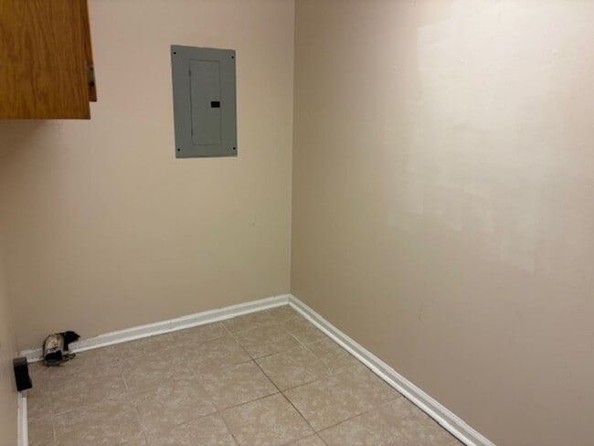Building Photo - 1 BR-1BA Downtown Murfreesboro duplex
