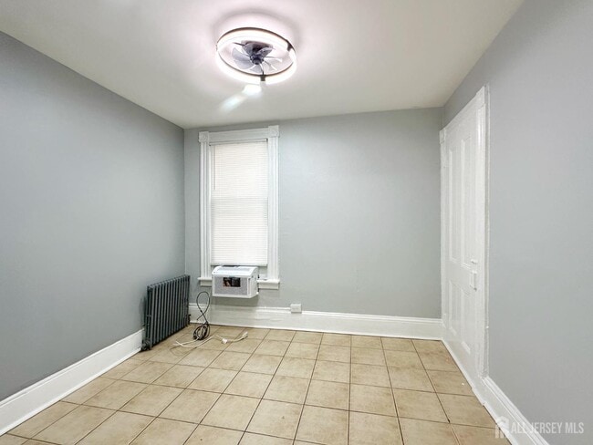 Building Photo - 209 New St