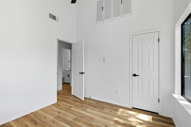 Building Photo - 18511 Headland Dr