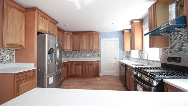 Primary Photo - 33 Prentiss St